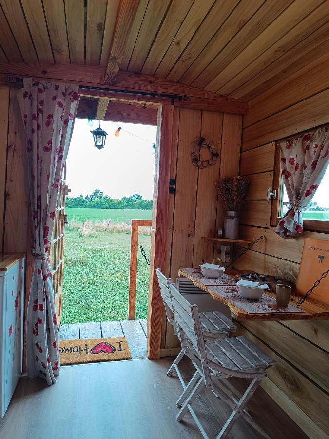 Roulotte O Reves Atypiques Bouce (Allier) Exterior foto